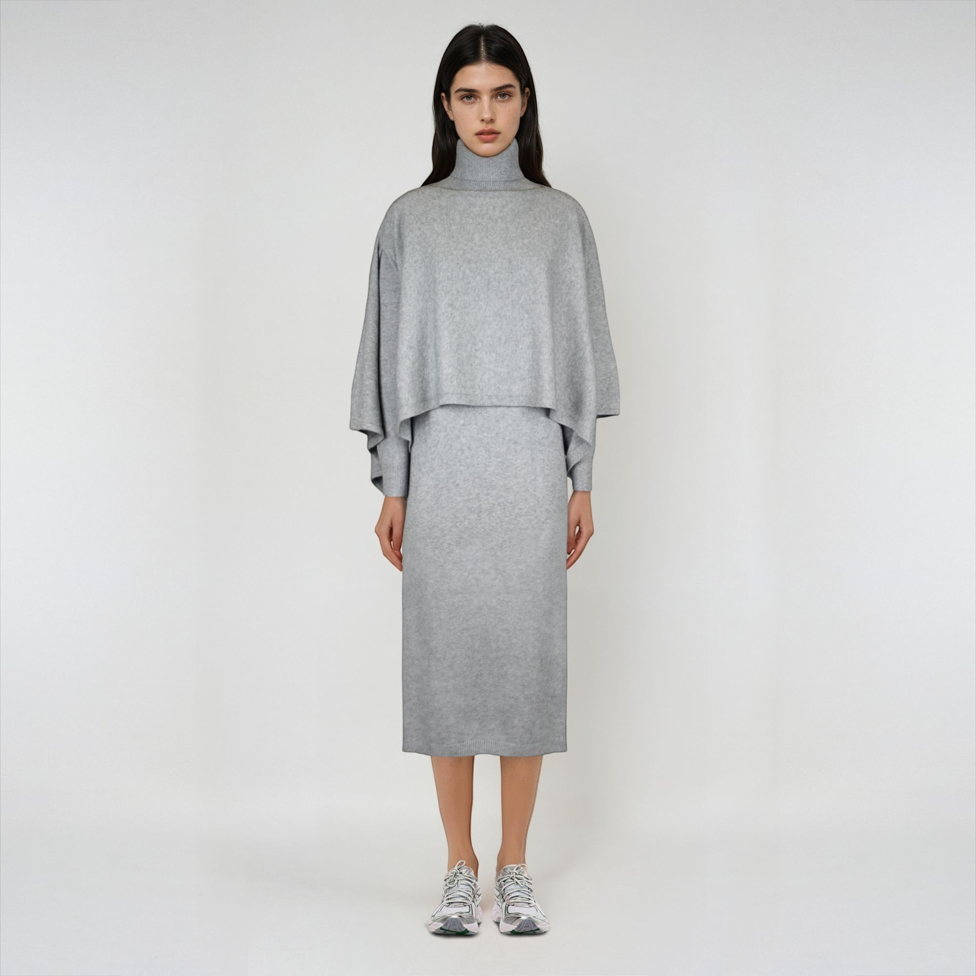 images/virtuemart/product/HELLEH EREDI PISCOPO Abito maglia mantella F5701 AB LT GREY 1 on model.jpg